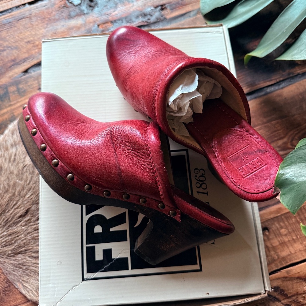 NEW Frye Audra Heel RED Leather Clogs Mule Slide 3” heel